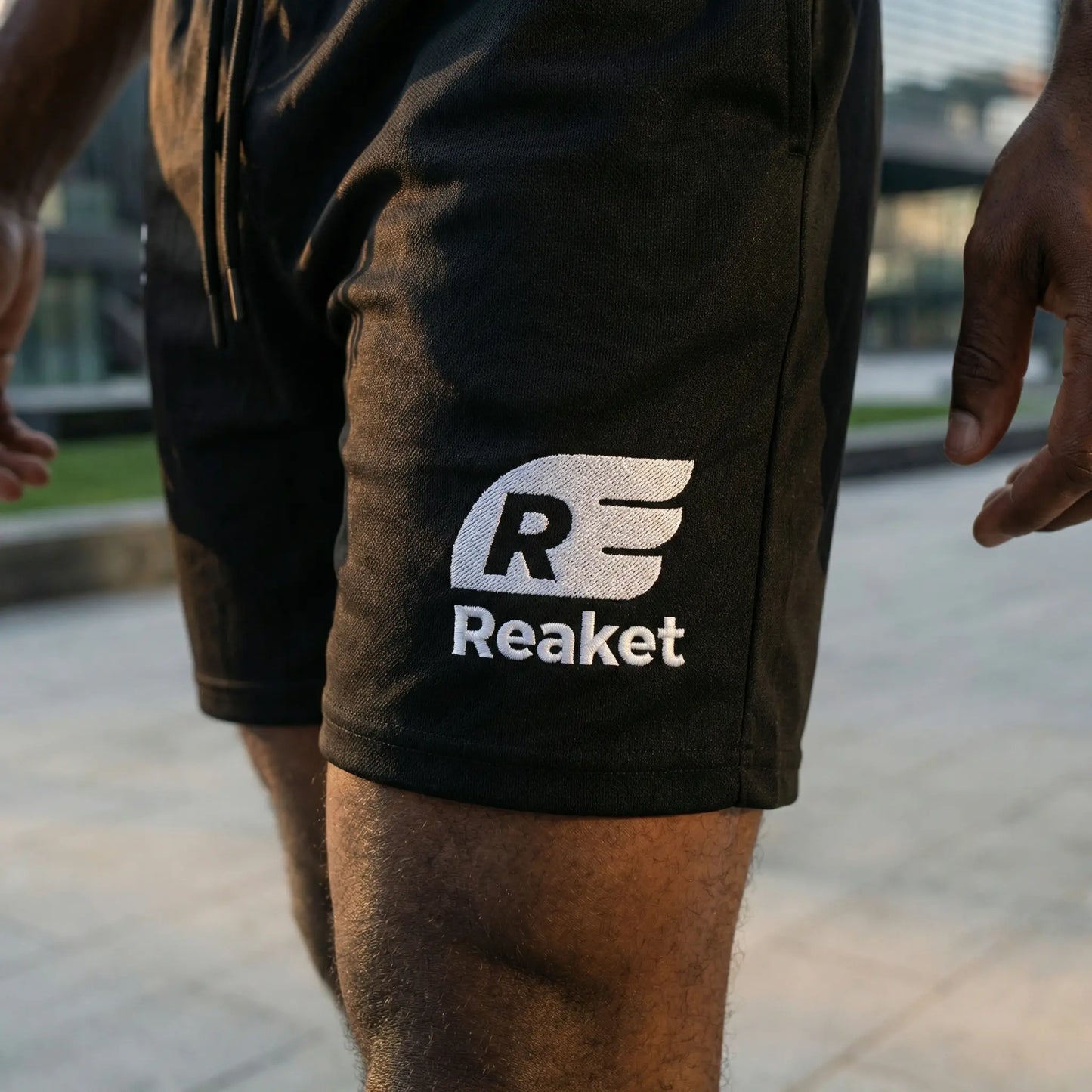 Short Babi unisexe Reaket, une marque de vêtements de sport