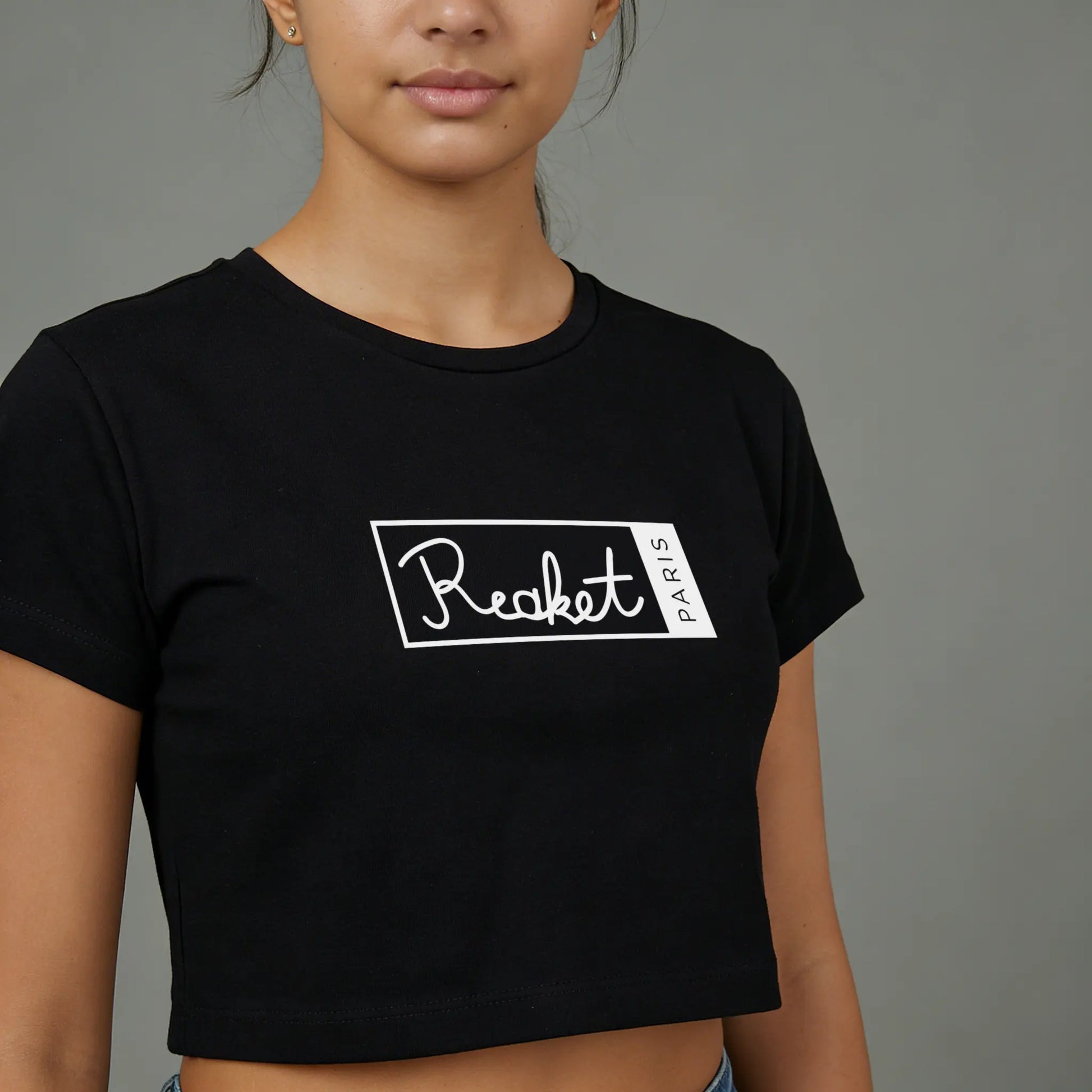 Top court Nassian Reaket, une marque de vêtements de sport