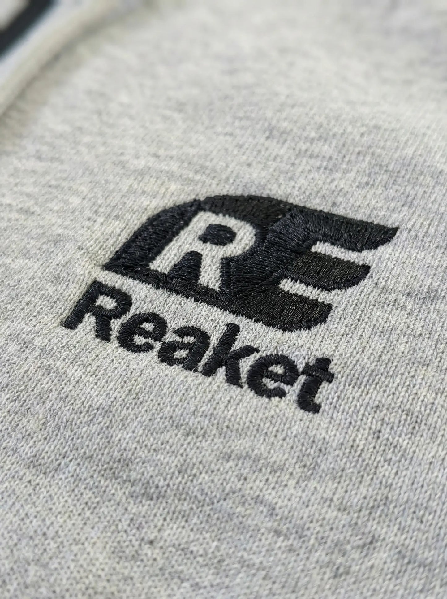 Ensemble Sweat Aboudé Zippé Reaket, une marque de vêtements de sport