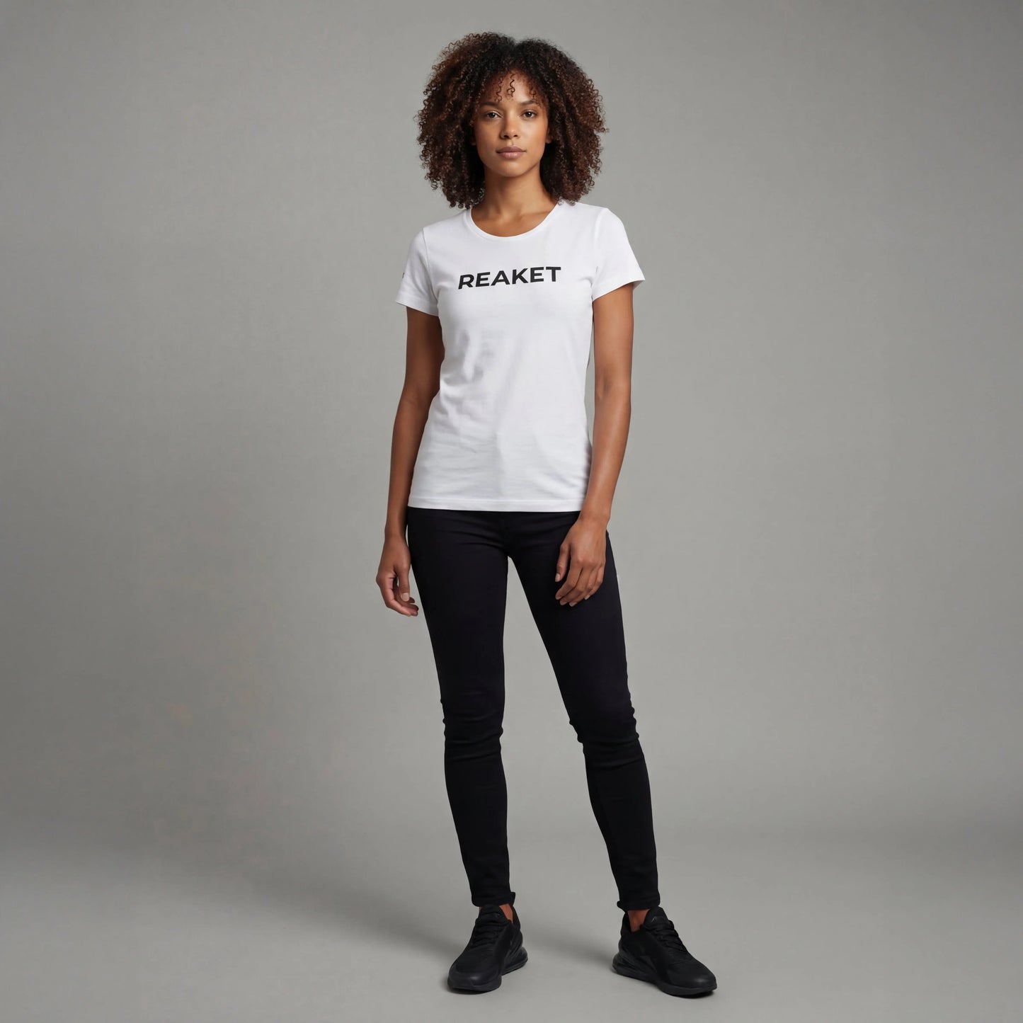 T-shirt Issia 230gm2 Reaket, une marque de vêtements de sport