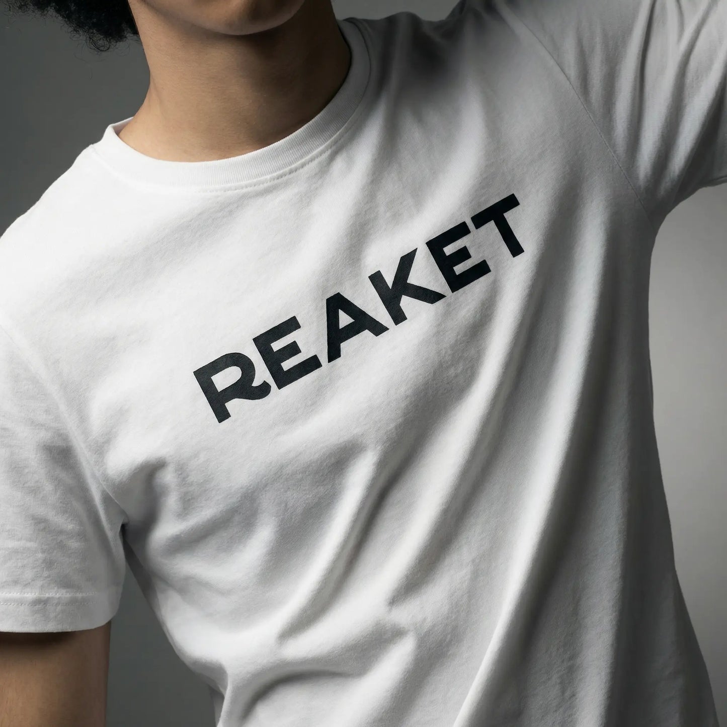 T-shirt Issia 230gm2 Reaket, une marque de vêtements de sport