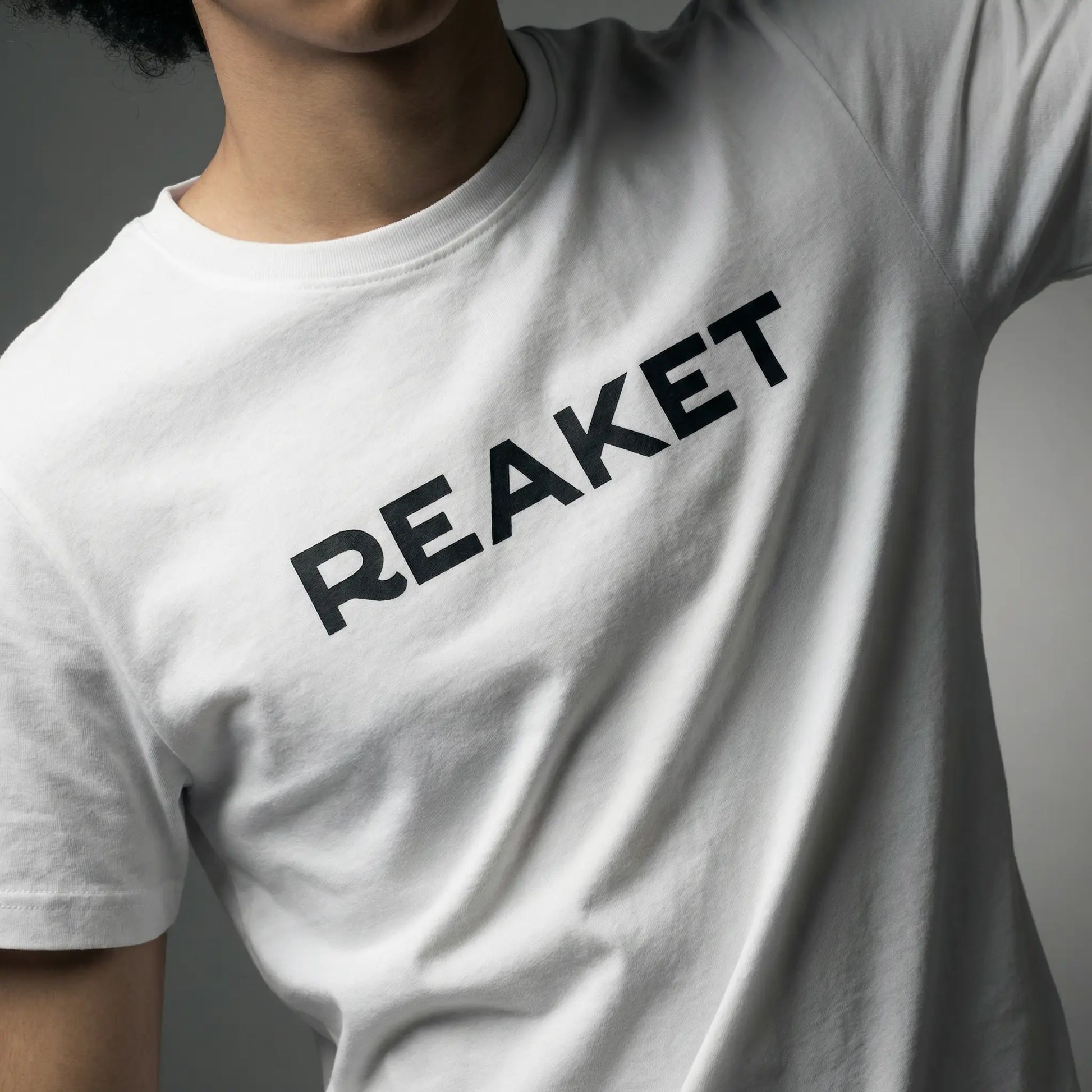 T-shirt Issia 230gm2 Reaket, une marque de vêtements de sport