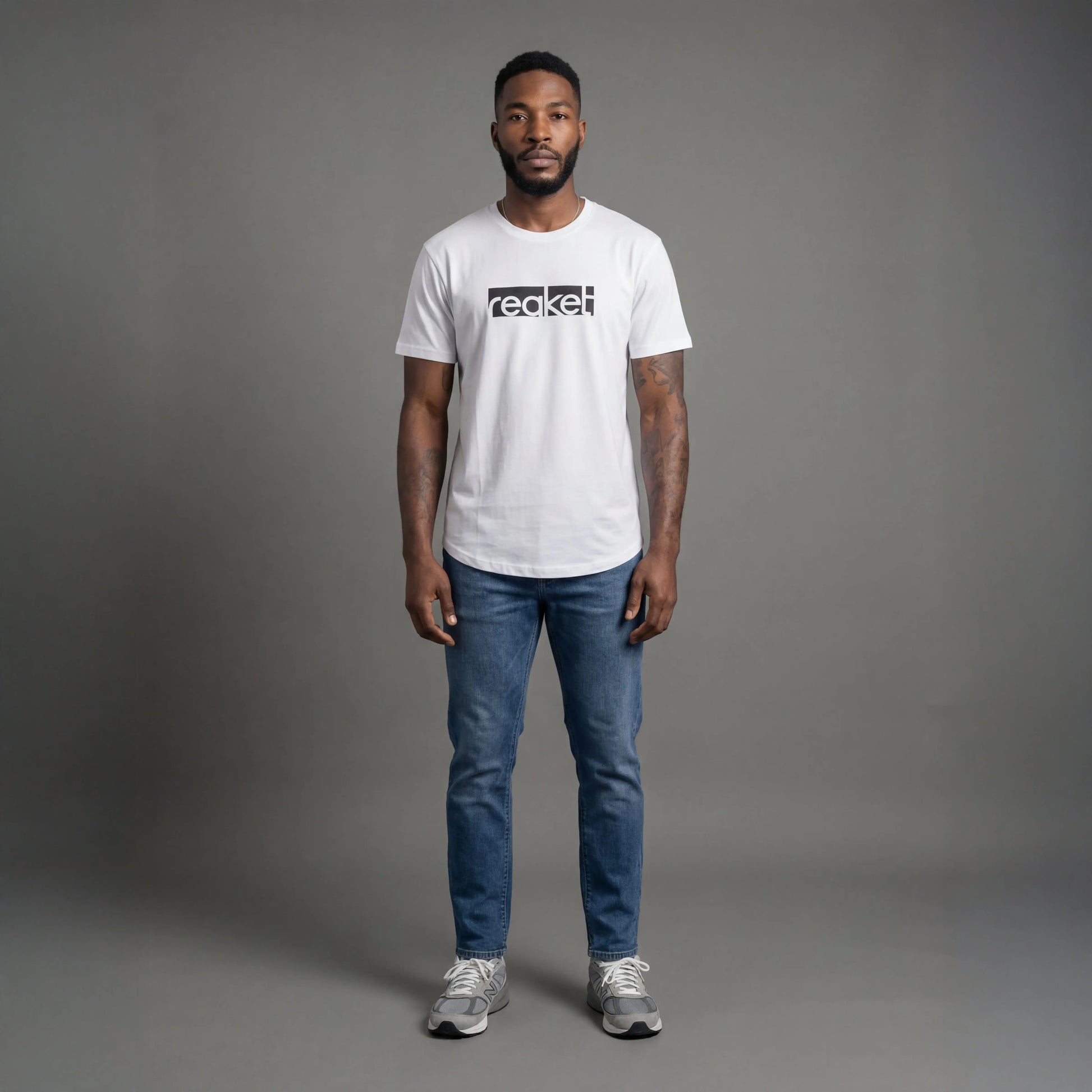 T-shirt Poro Unisexe Reaket, une marque de vêtements de sport