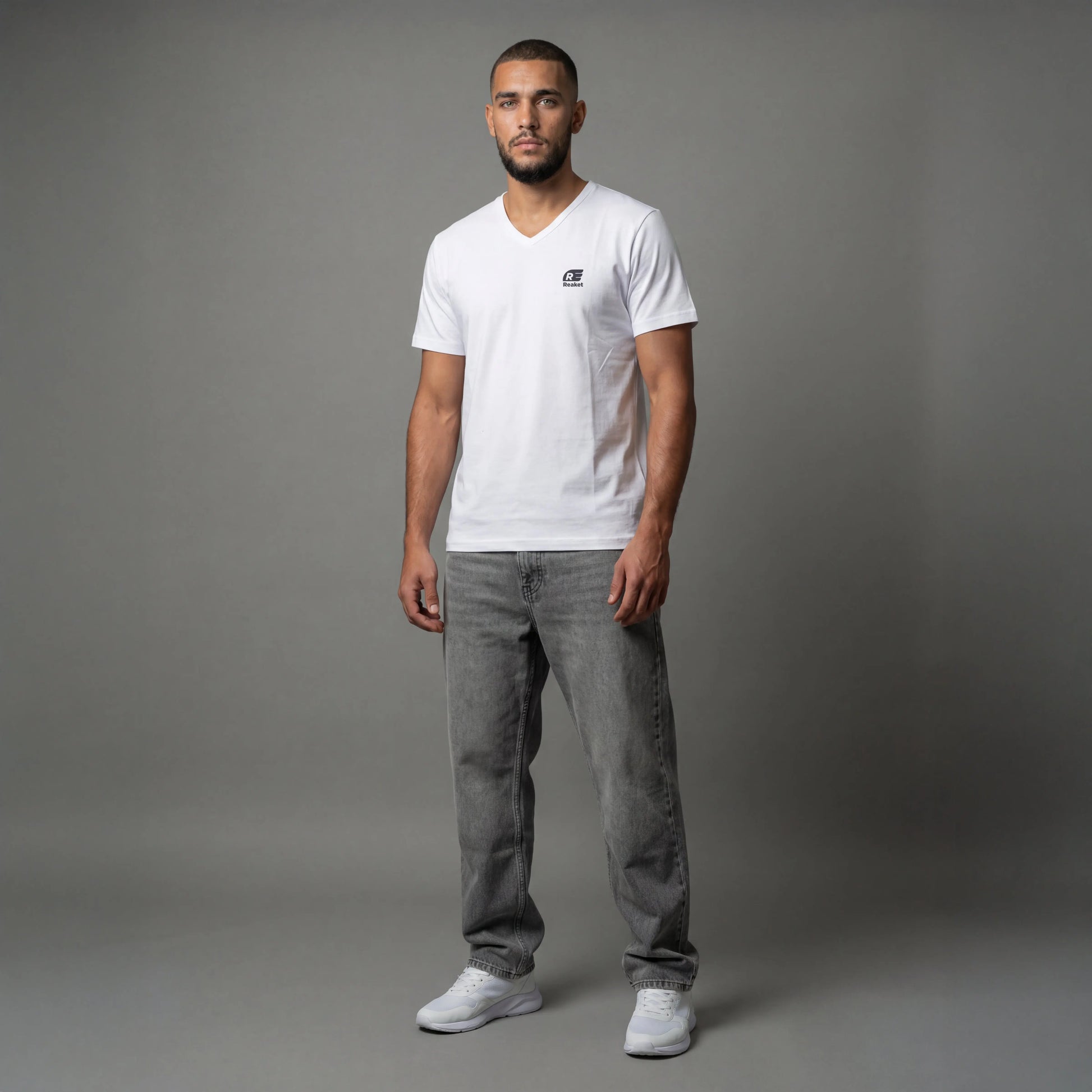 T-shirt V Korhogo Reaket, une marque de vêtements de sport