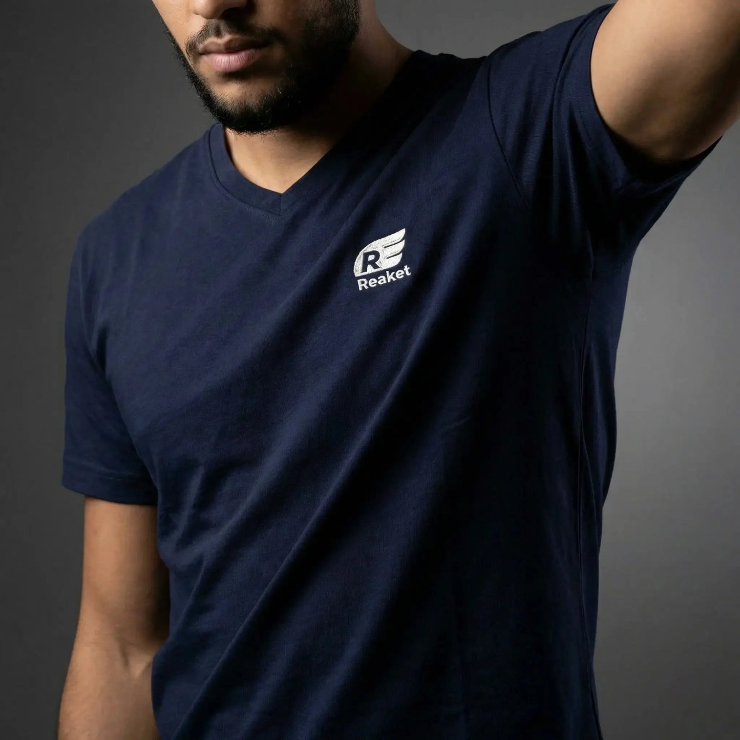 T-shirt V Korhogo Reaket, une marque de vêtements de sport