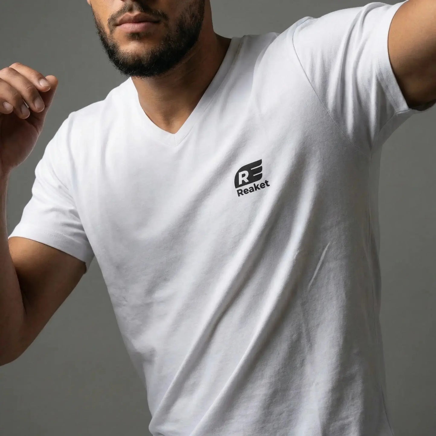 T-shirt V Korhogo Reaket, une marque de vêtements de sport