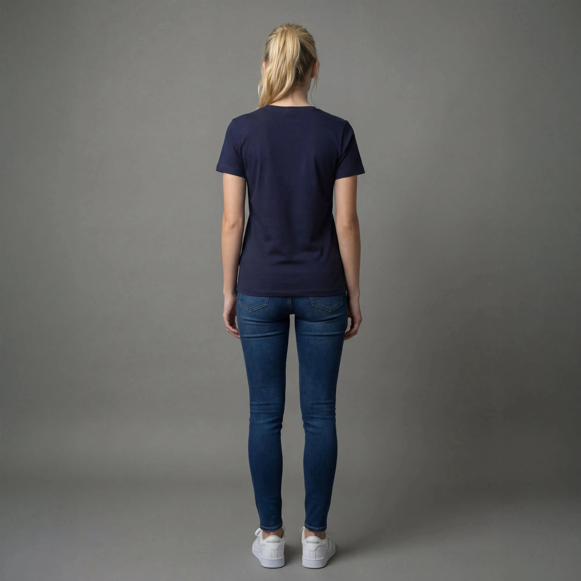 T-shirt V Korhogo Reaket, une marque de vêtements de sport