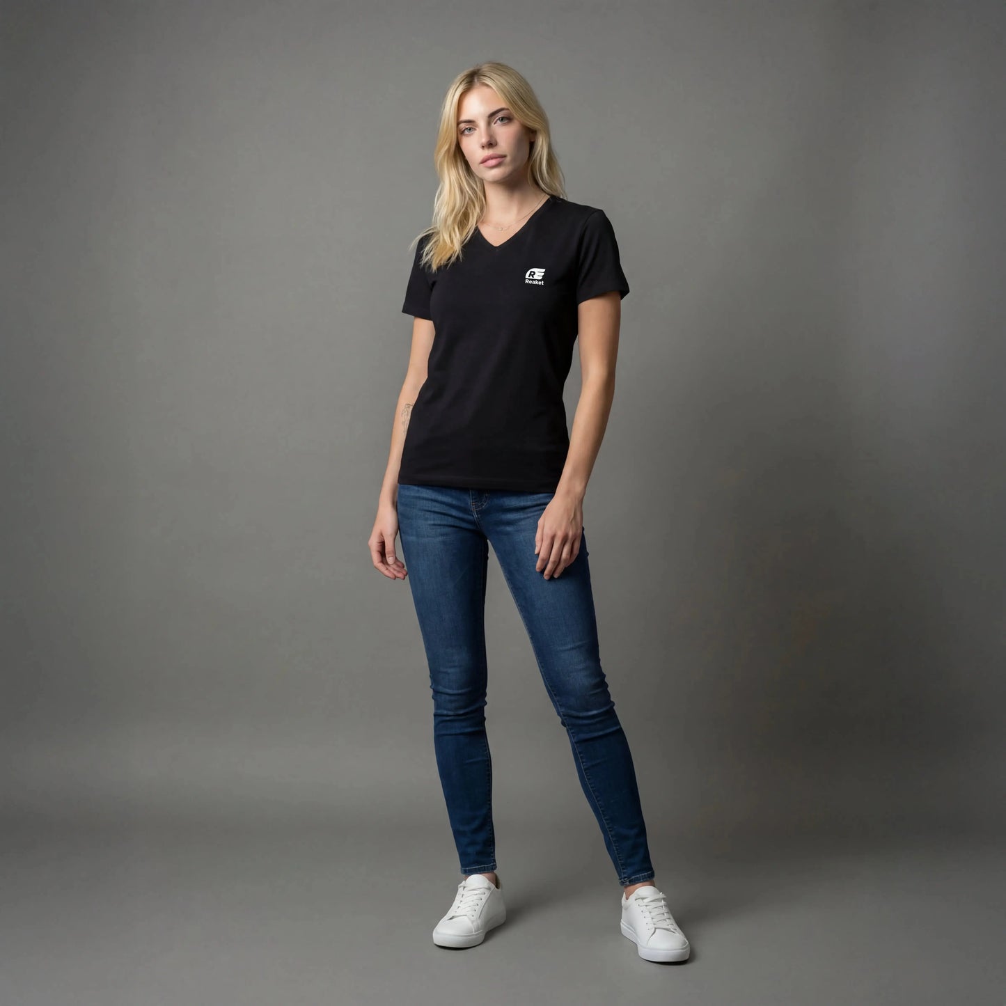 T-shirt V Korhogo Reaket, une marque de vêtements de sport