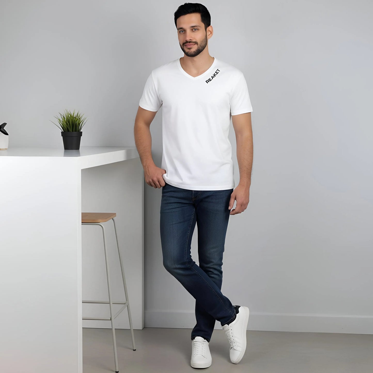 T-shirt REV 2 Reaket, une marque de vêtements de sport
